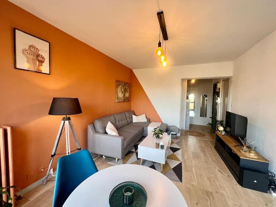 Le P'Tit Anatole - Joli T2 Avec Parking Apartment ปัวติเยร์ ภายนอก รูปภาพ