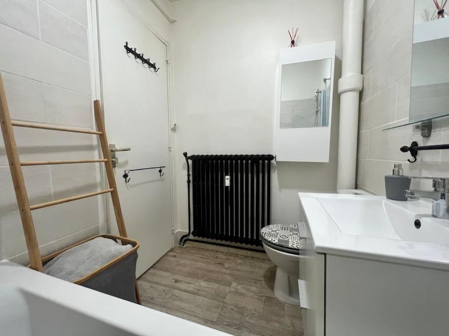 Le P'Tit Anatole - Joli T2 Avec Parking Apartment ปัวติเยร์ ภายนอก รูปภาพ